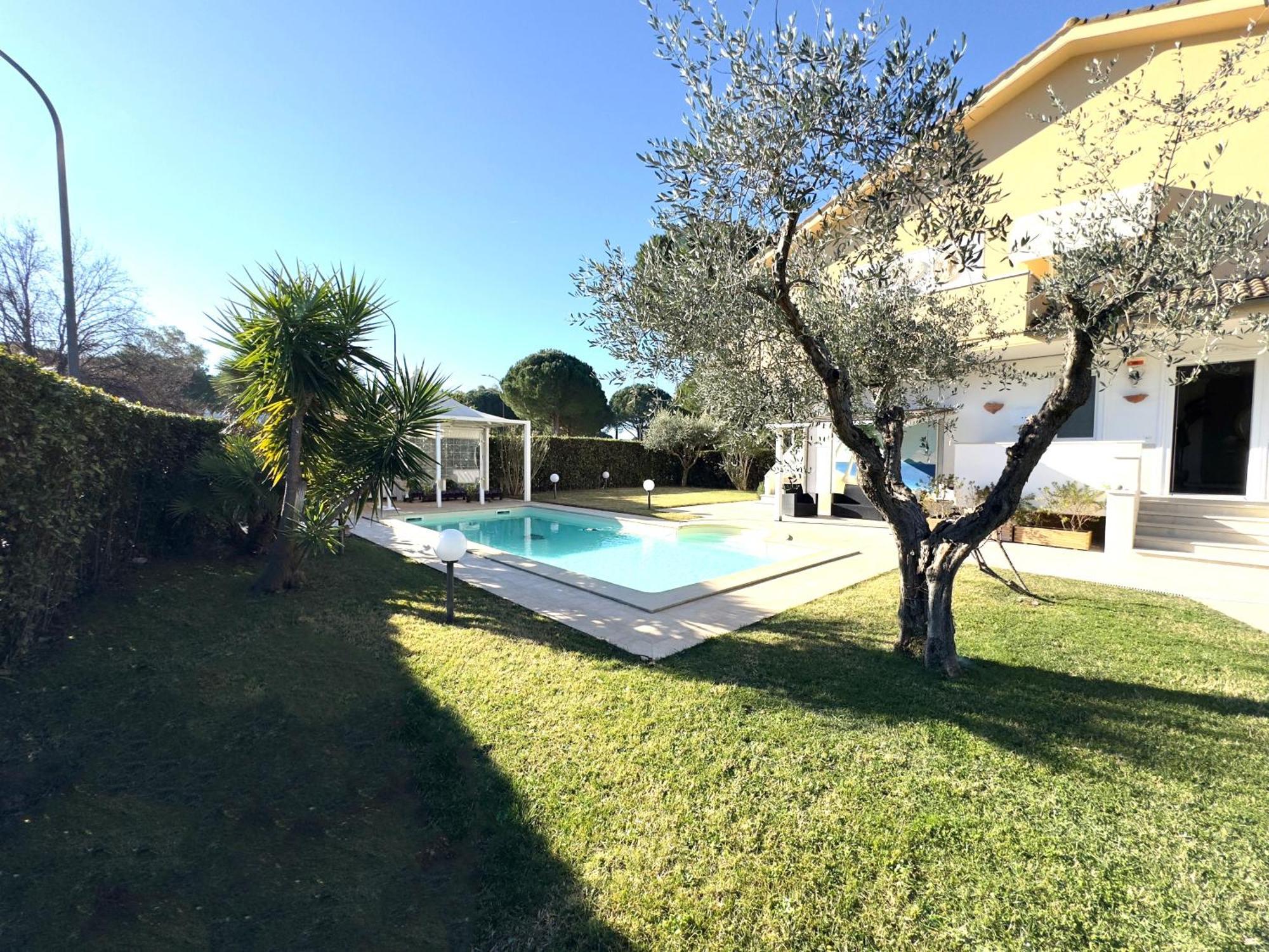 Residence Il Boschetto - Villa Con Piscina 格罗塞托 外观 照片