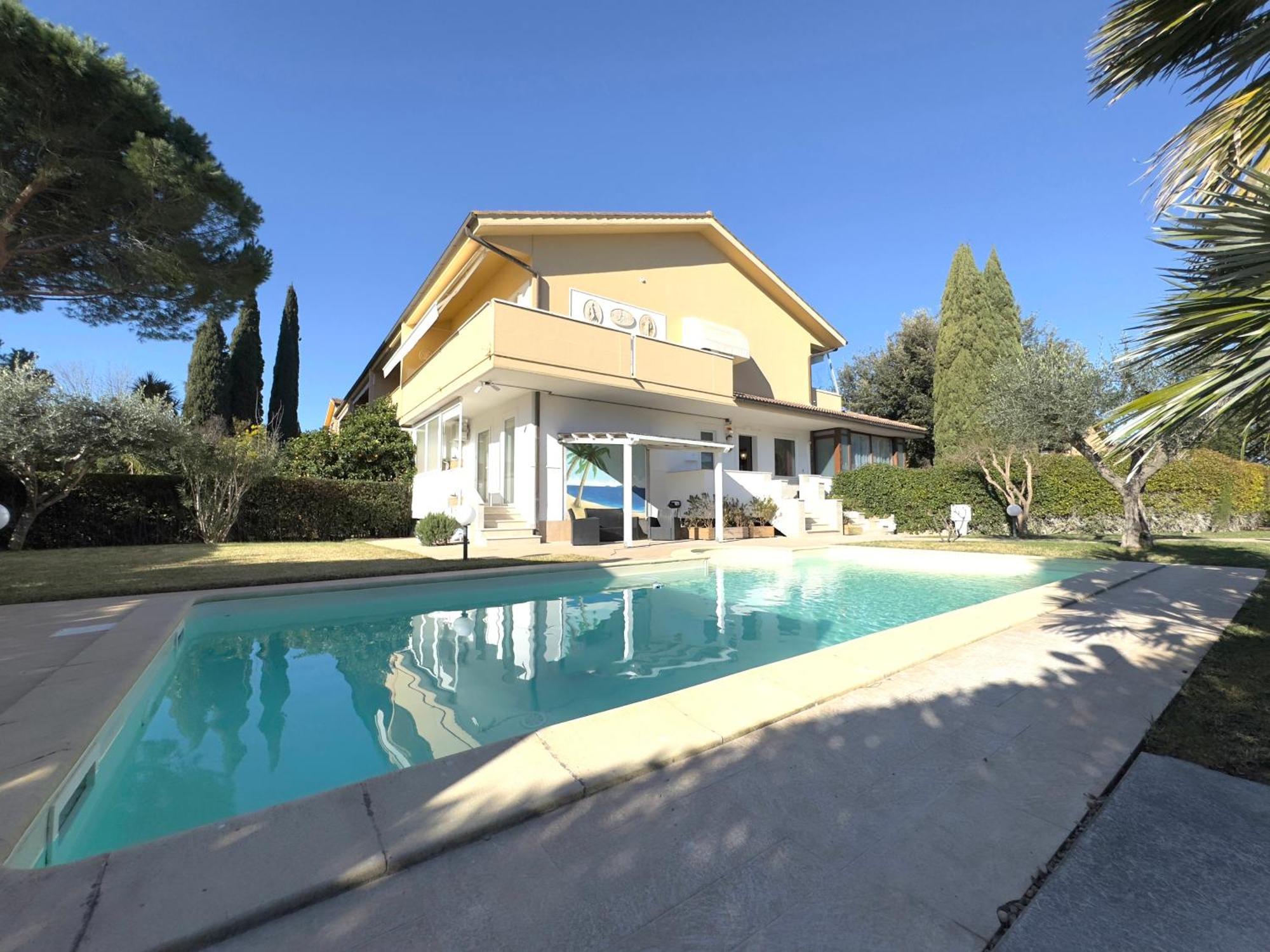 Residence Il Boschetto - Villa Con Piscina 格罗塞托 外观 照片